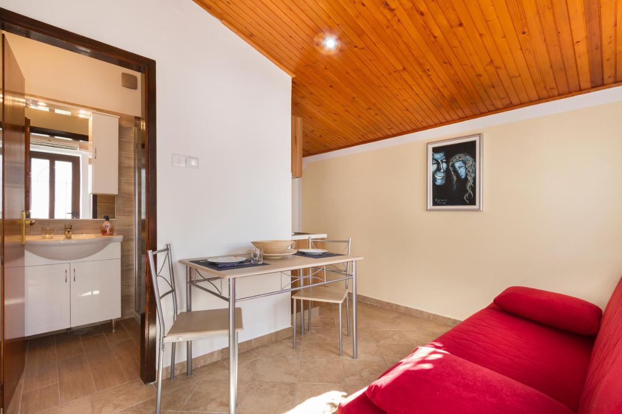 Weis Apartments Rovinj Buitenkant foto